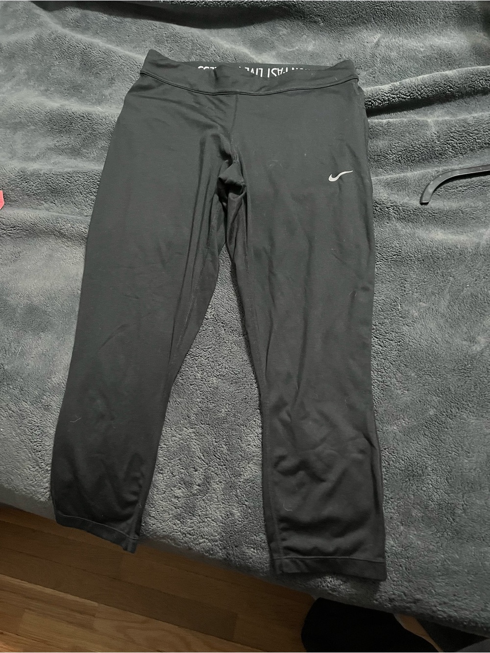 Nike Black Women’s Training Cropped Leggings with Swoosh